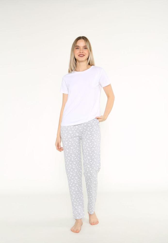 Pijama damă lejeră cu tricou alb și pantaloni lungi gri cu flori, Engros